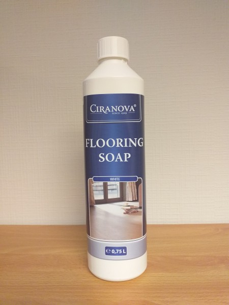 Ciranova parketzeep wit 750 ML