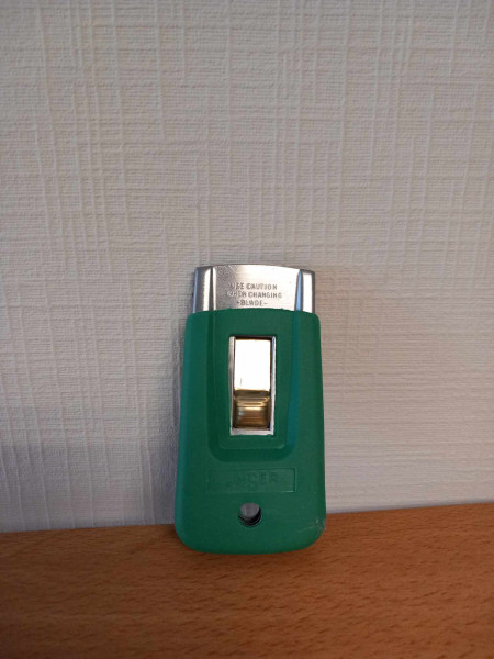 Veiligheidsschraper met rubber handvat